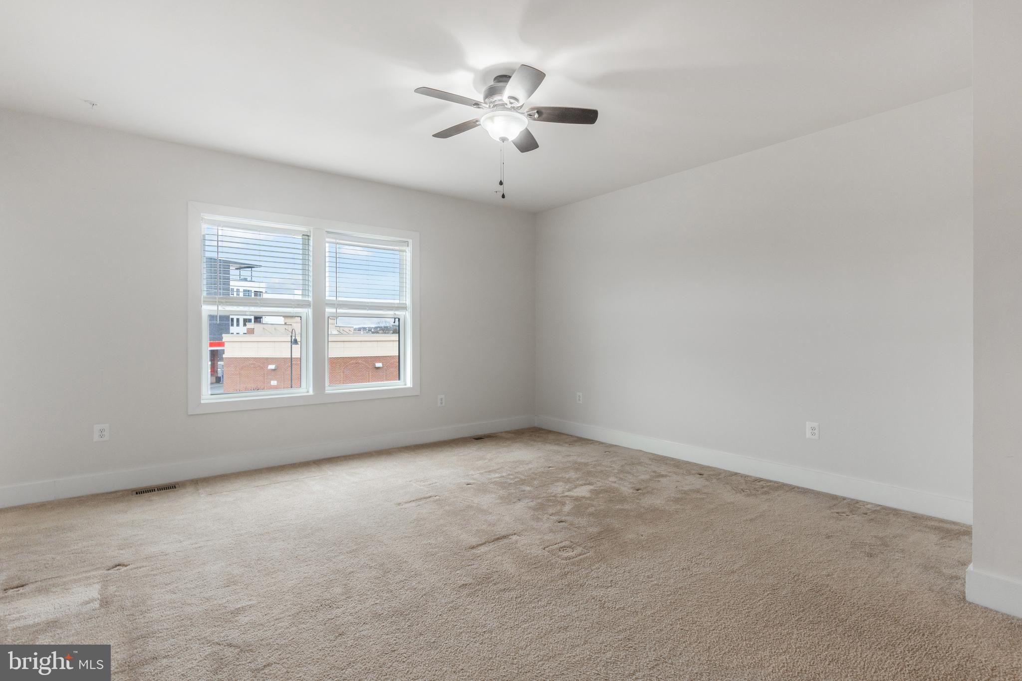ONE LOUDOUN - Residential