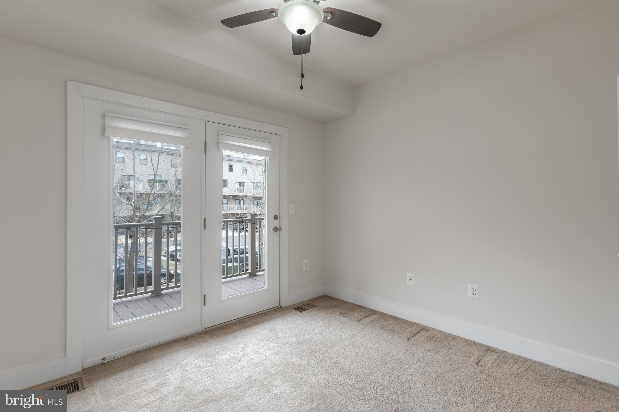 ONE LOUDOUN - Residential