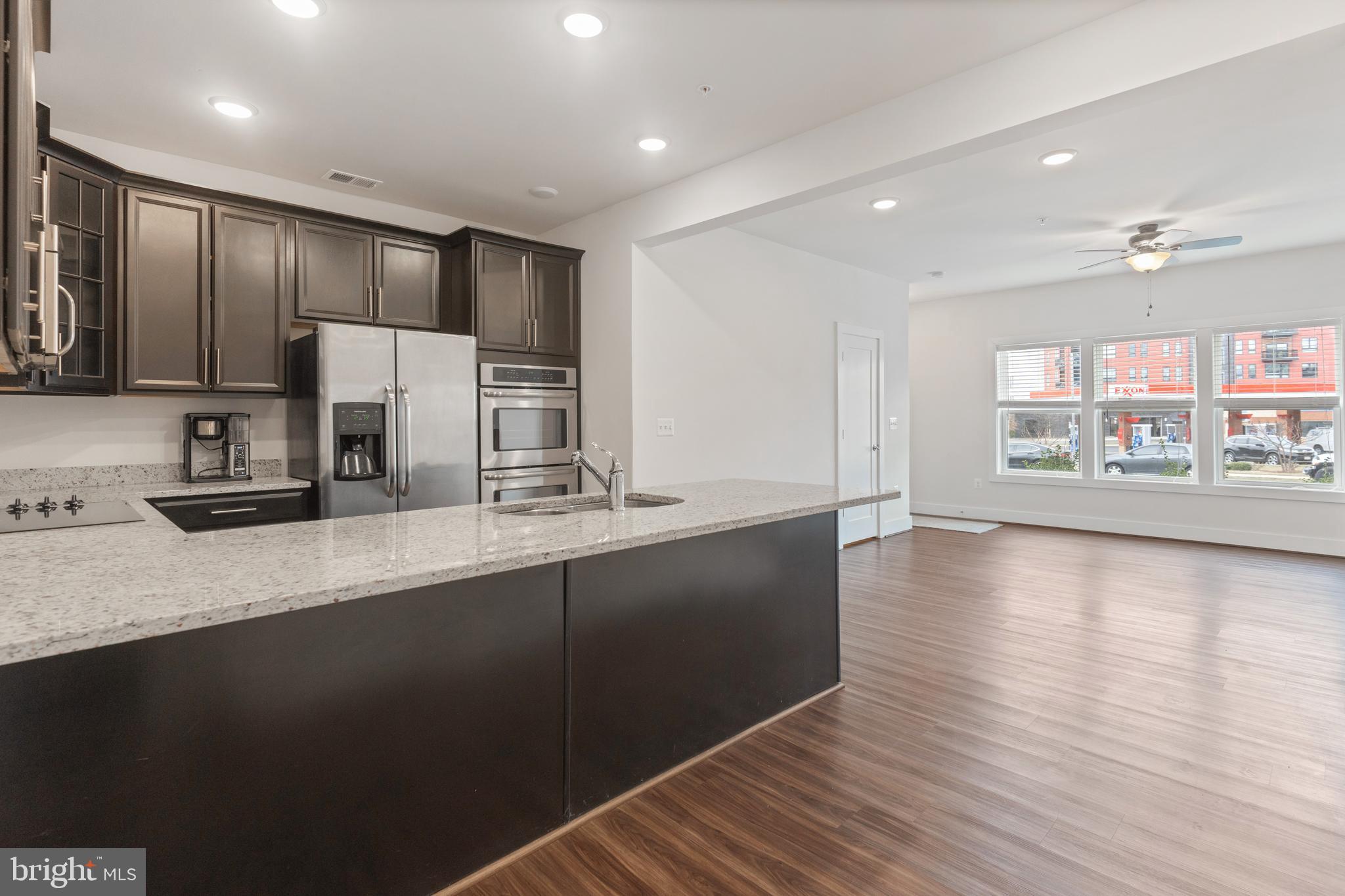 ONE LOUDOUN - Residential