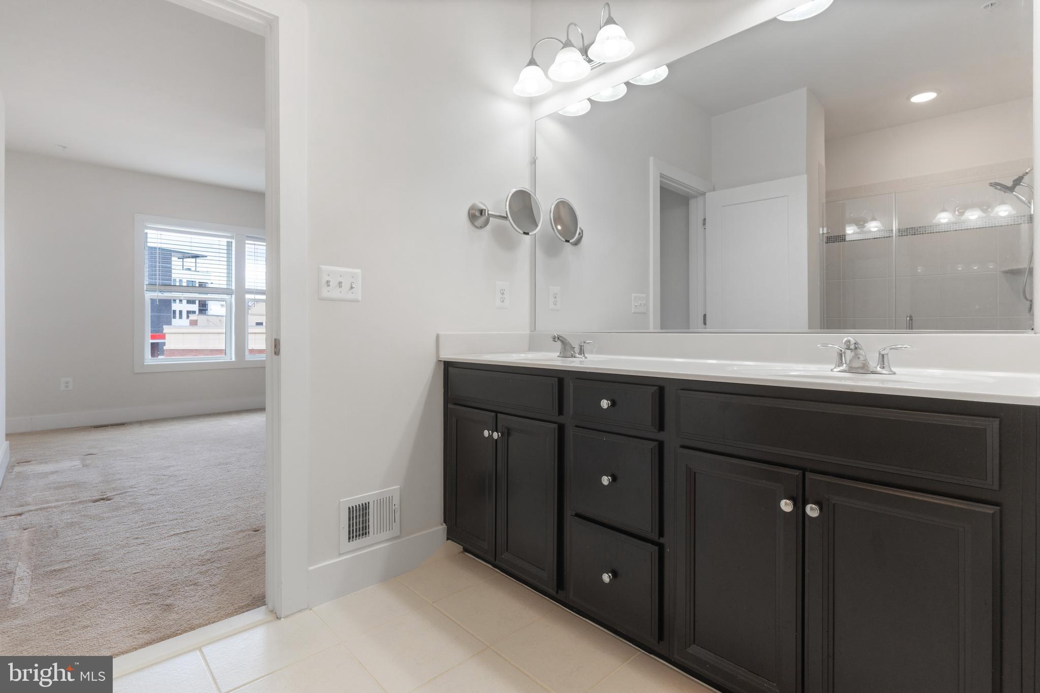 ONE LOUDOUN - Residential