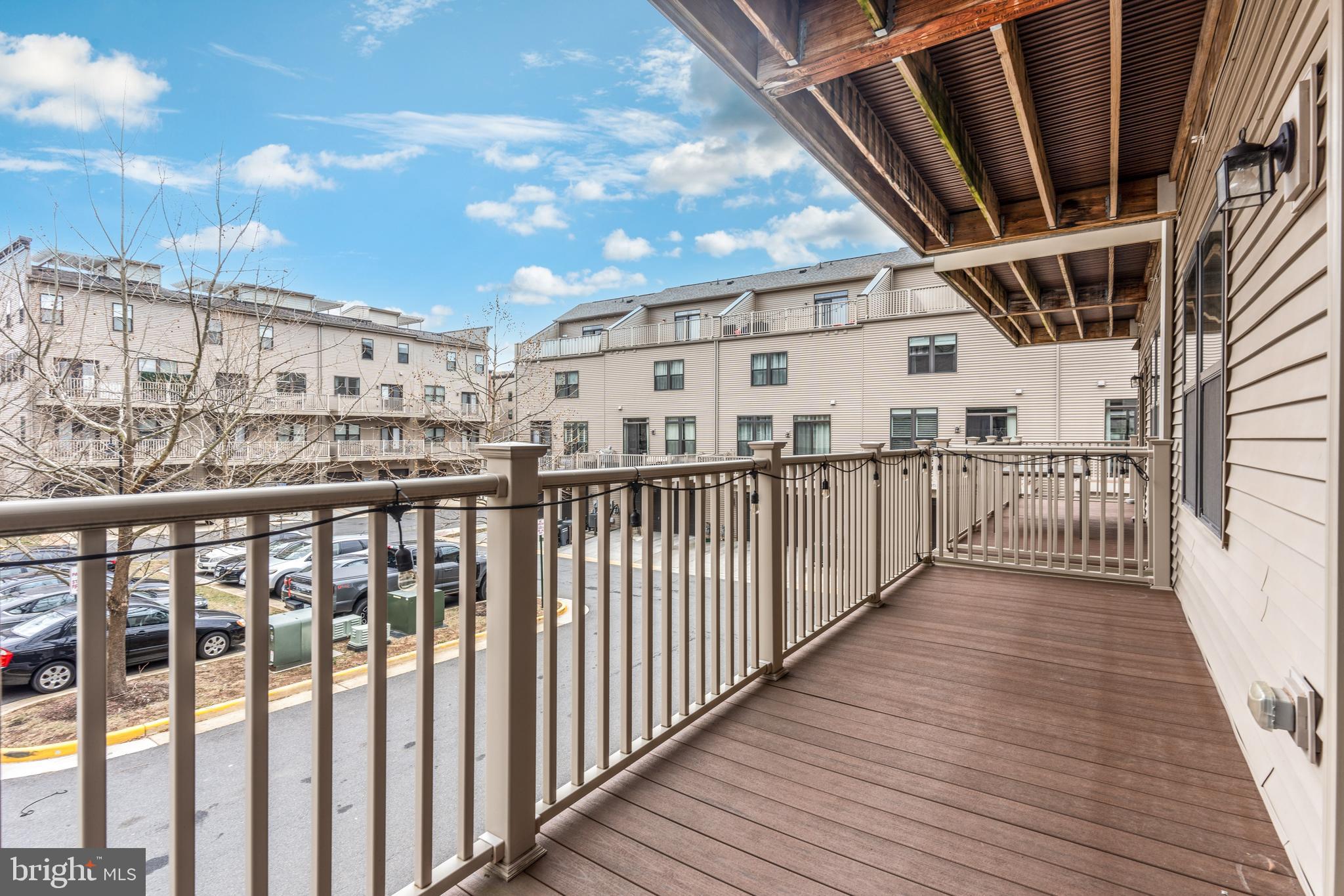 ONE LOUDOUN - Residential