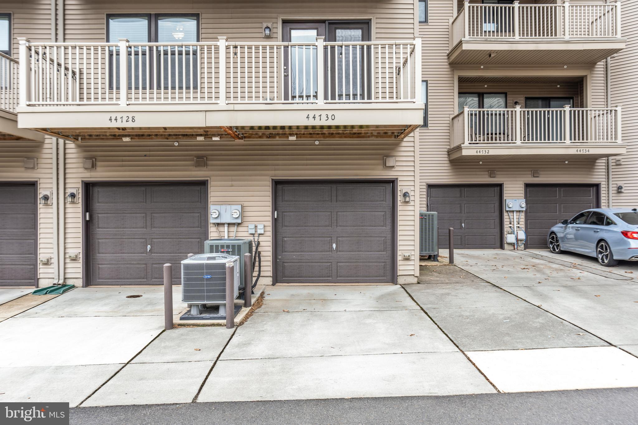 ONE LOUDOUN - Residential