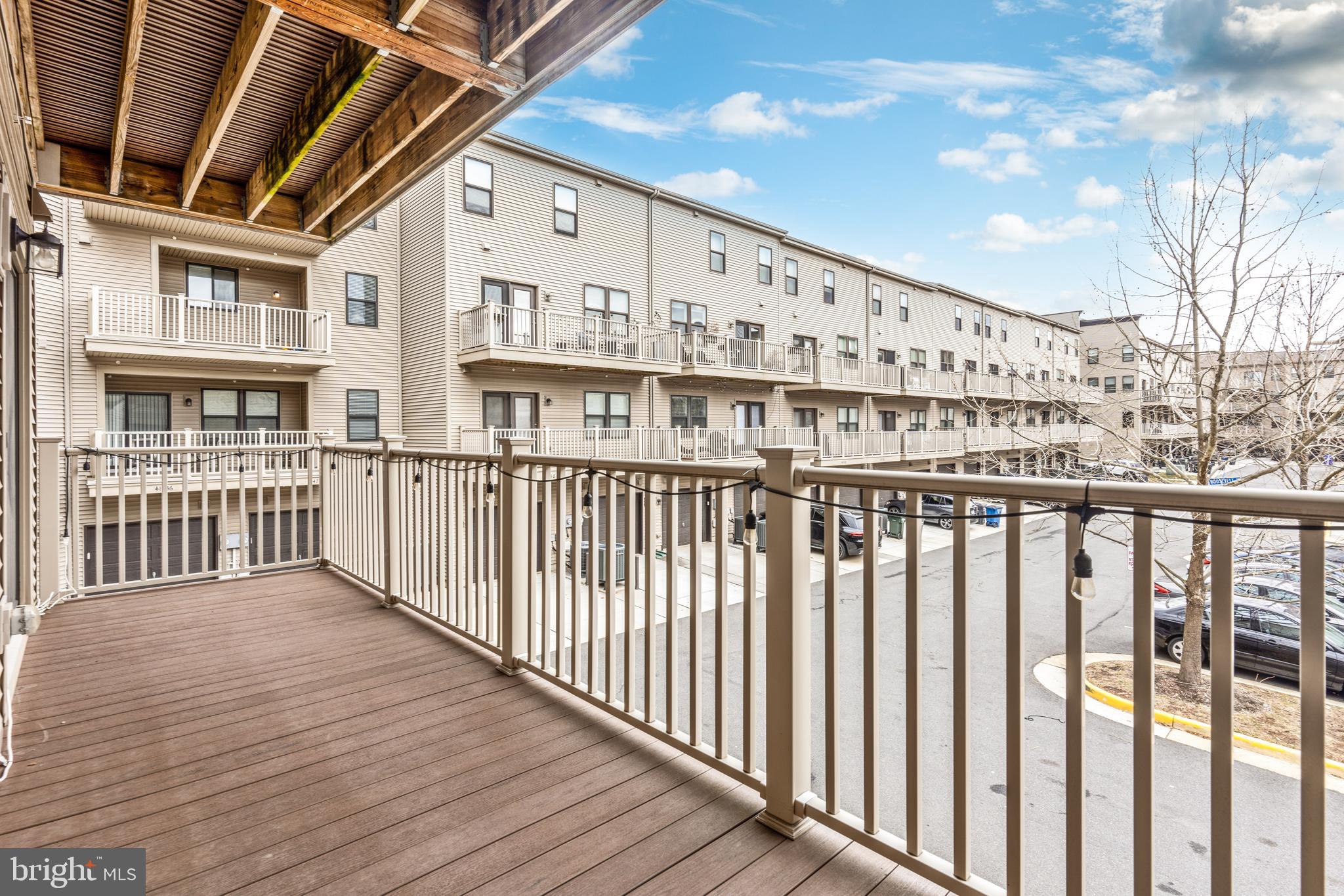 ONE LOUDOUN - Residential