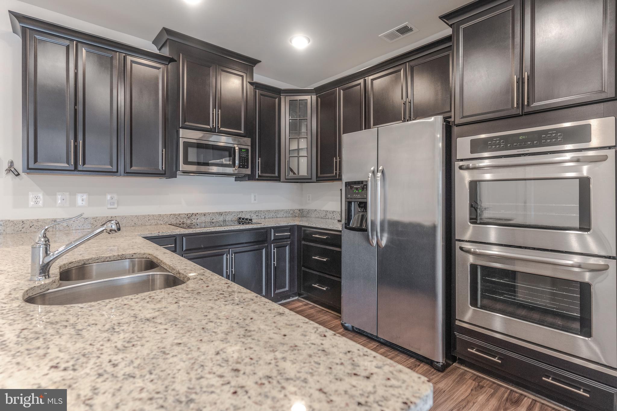 ONE LOUDOUN - Residential