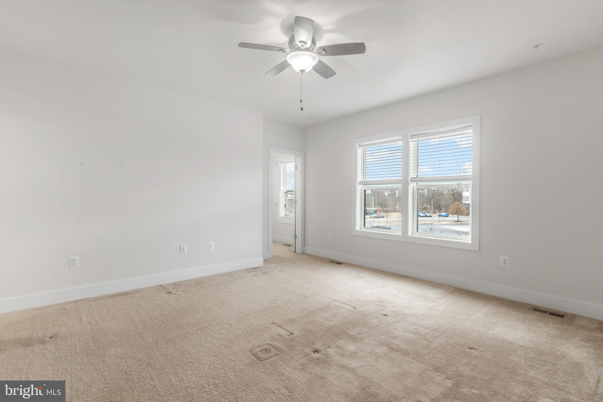 ONE LOUDOUN - Residential