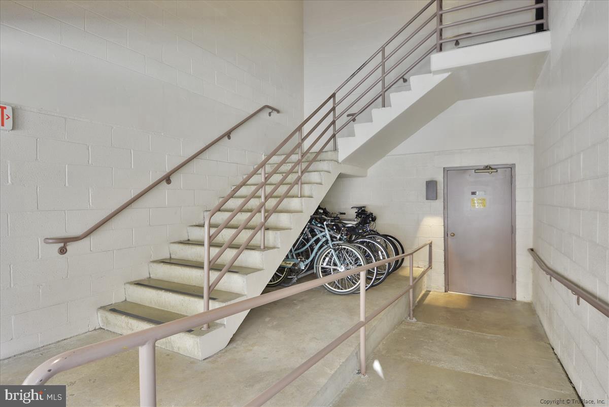 ASTORIA CONDOMINIUM - Residential