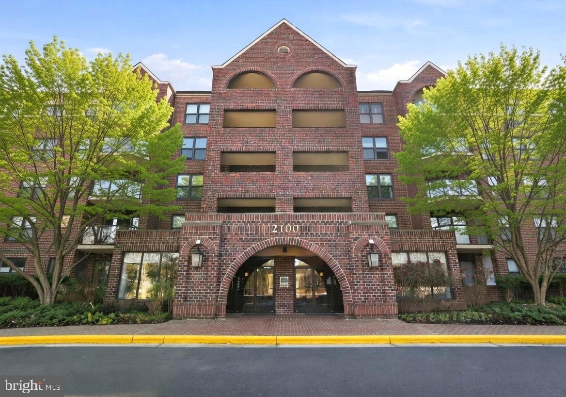 ASTORIA CONDOMINIUM - Residential