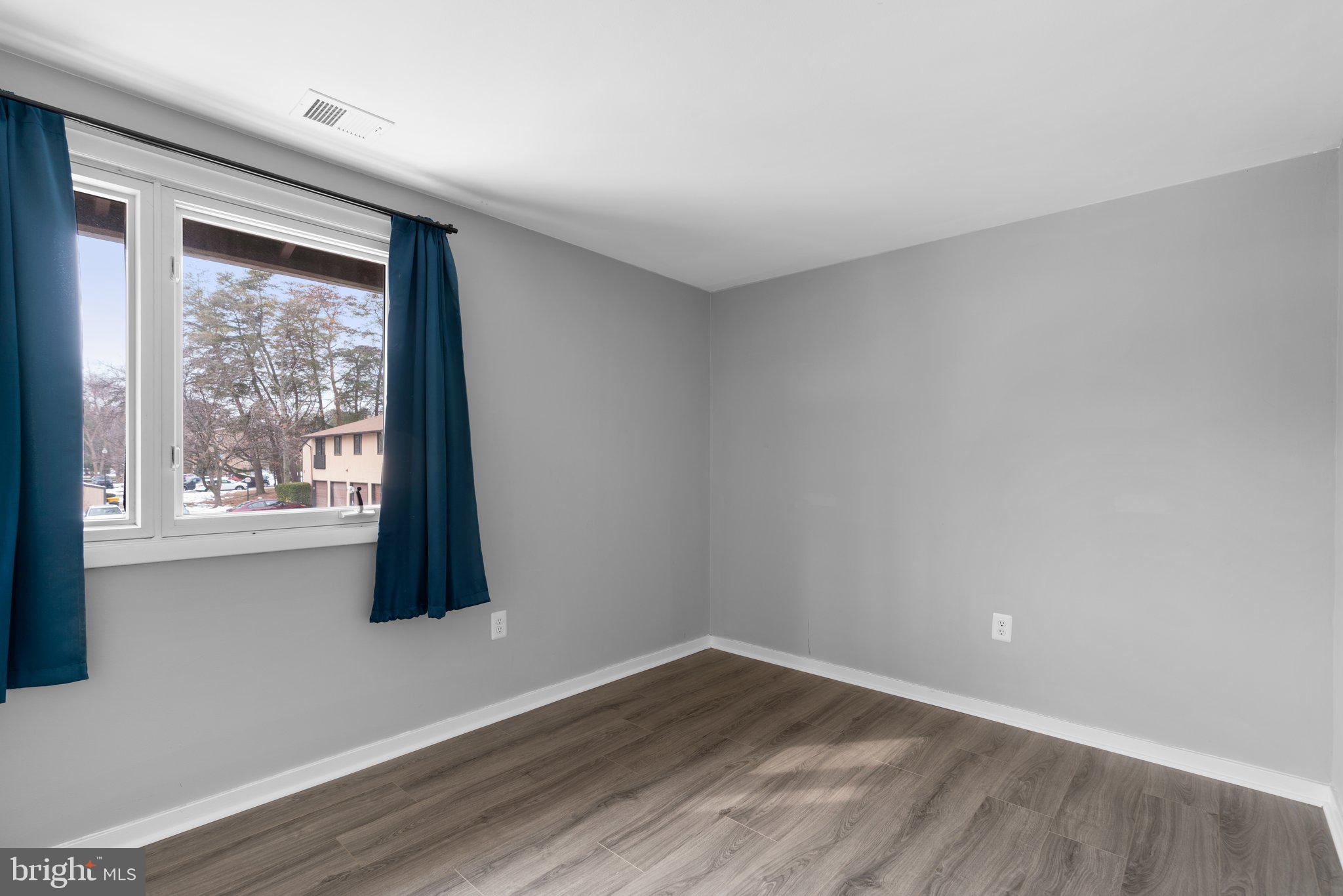 WOODSIDE SQUARE - Residential