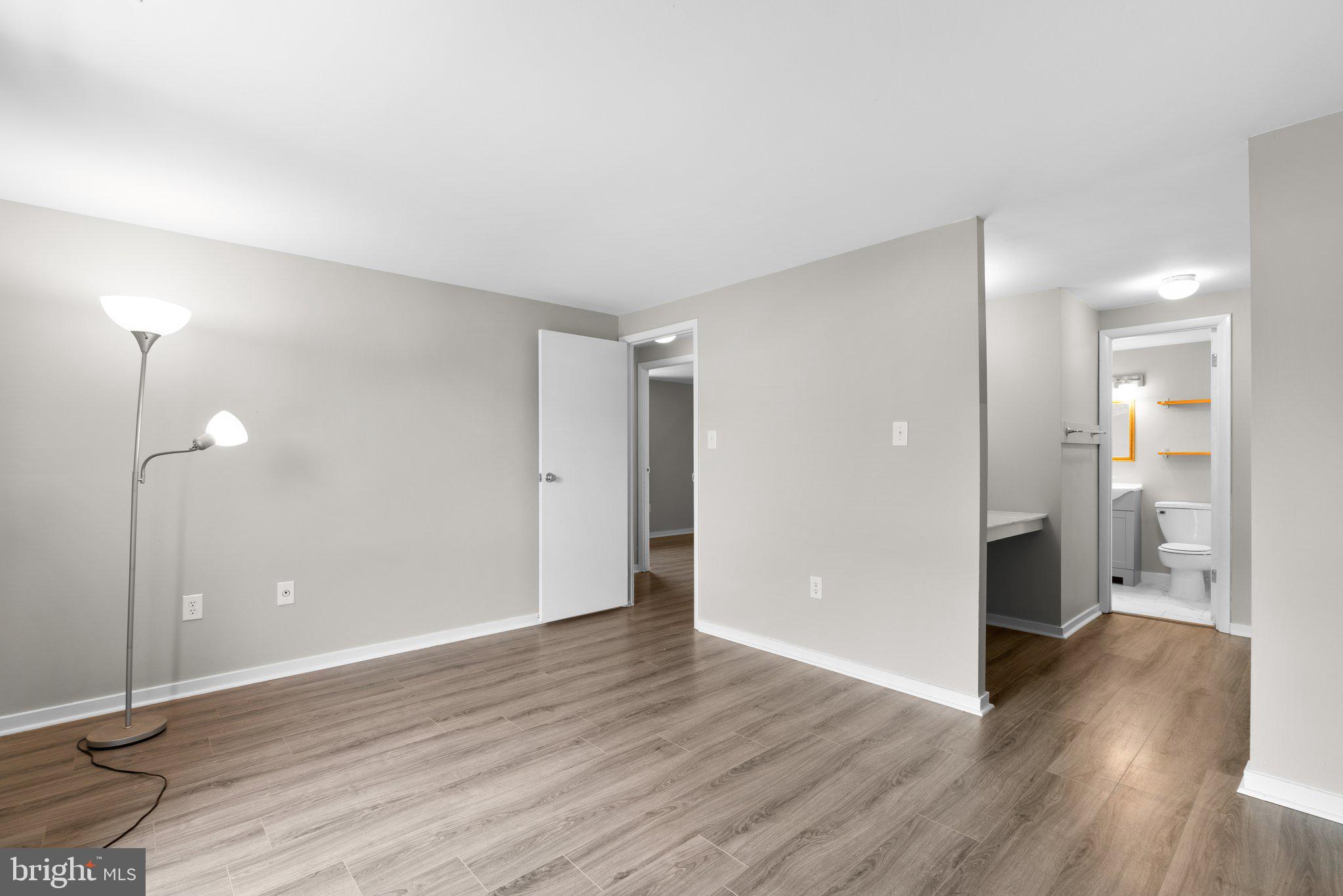 WOODSIDE SQUARE - Residential