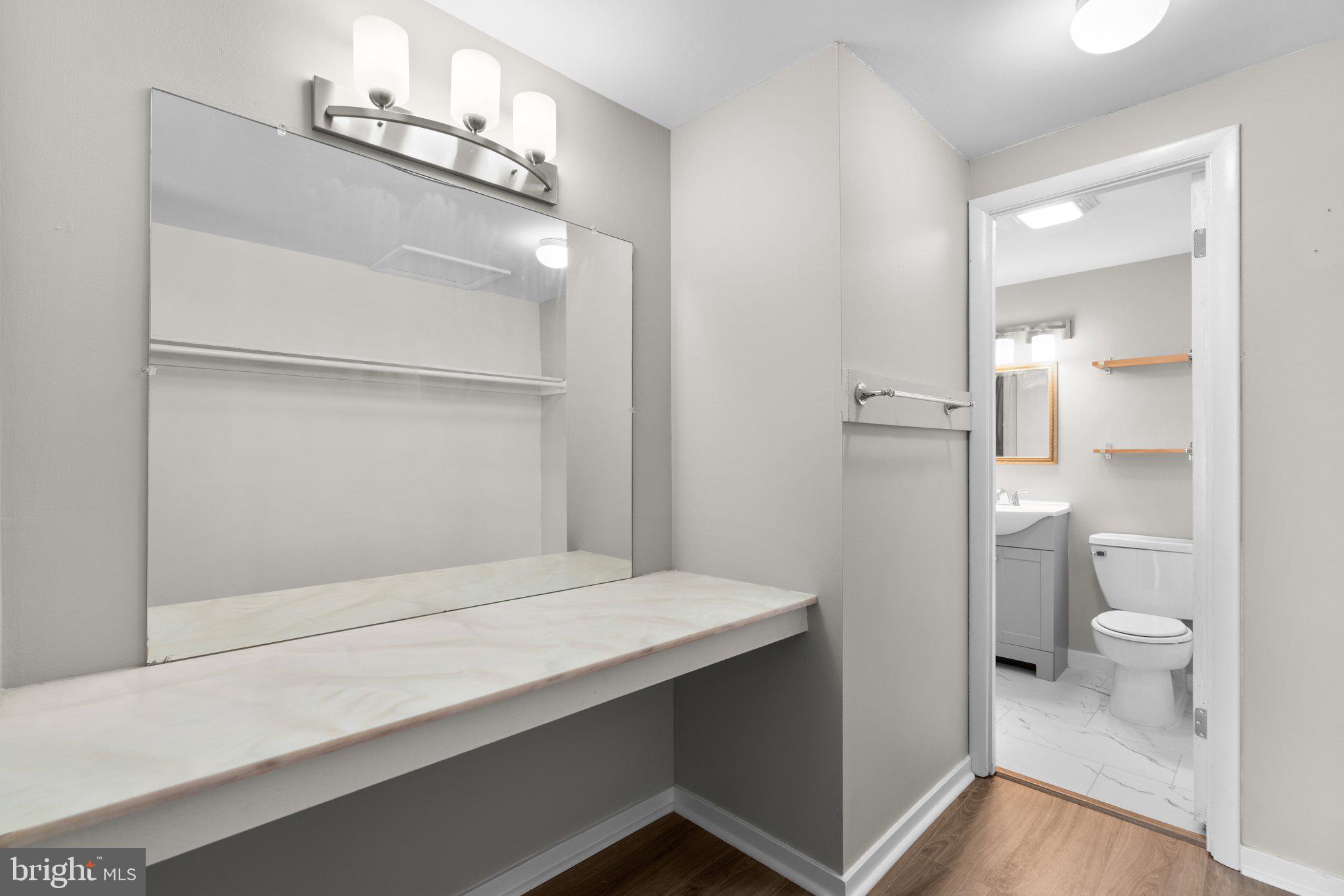 WOODSIDE SQUARE - Residential