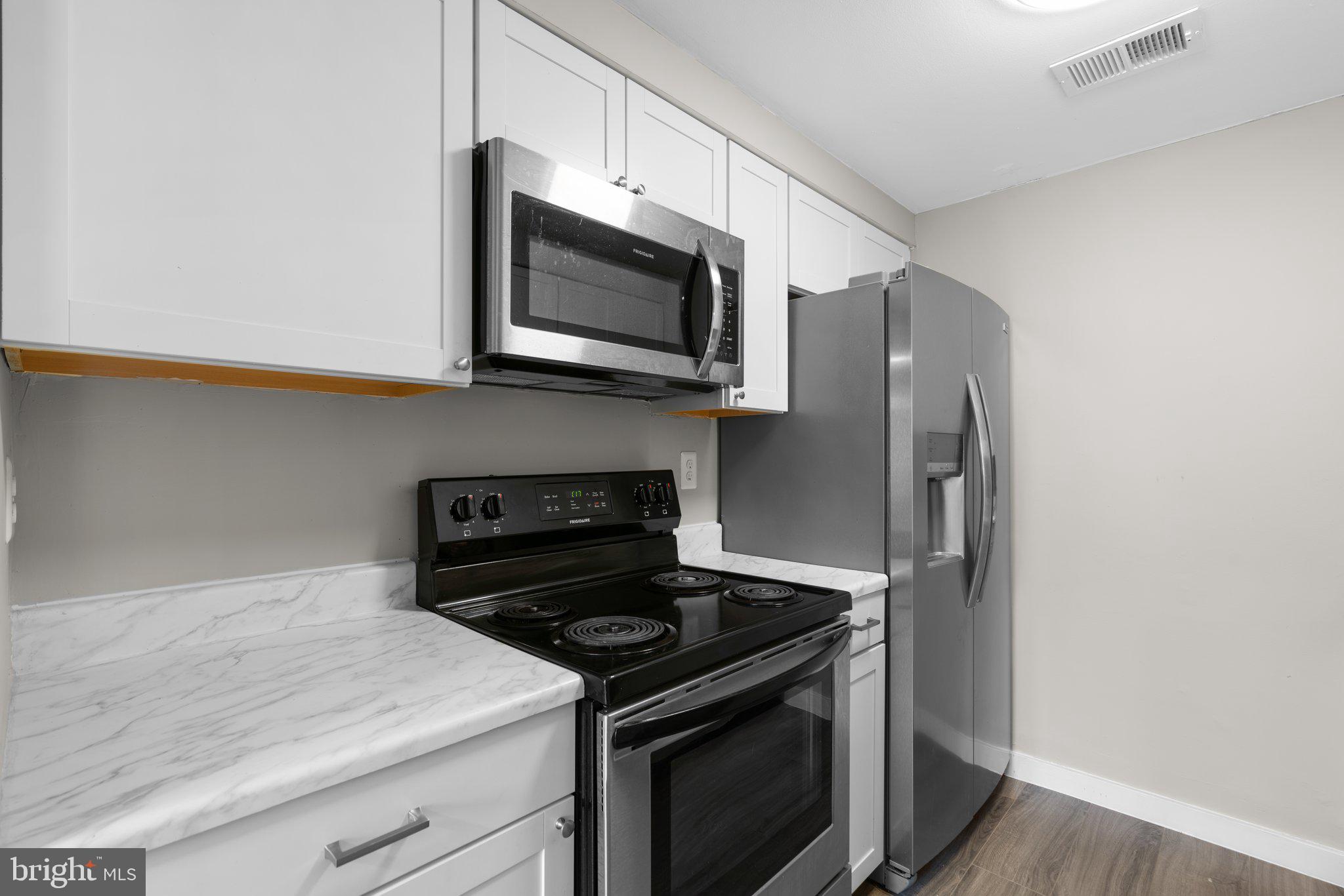 WOODSIDE SQUARE - Residential