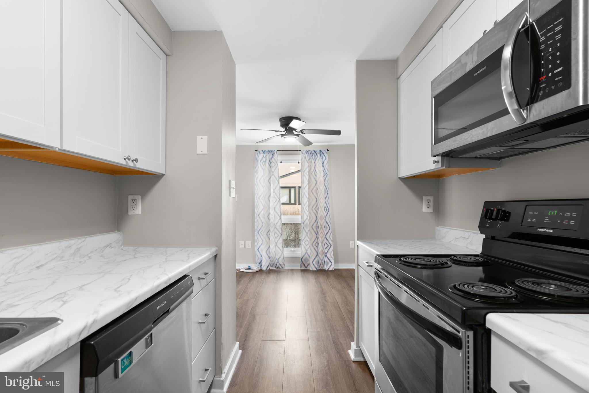 WOODSIDE SQUARE - Residential