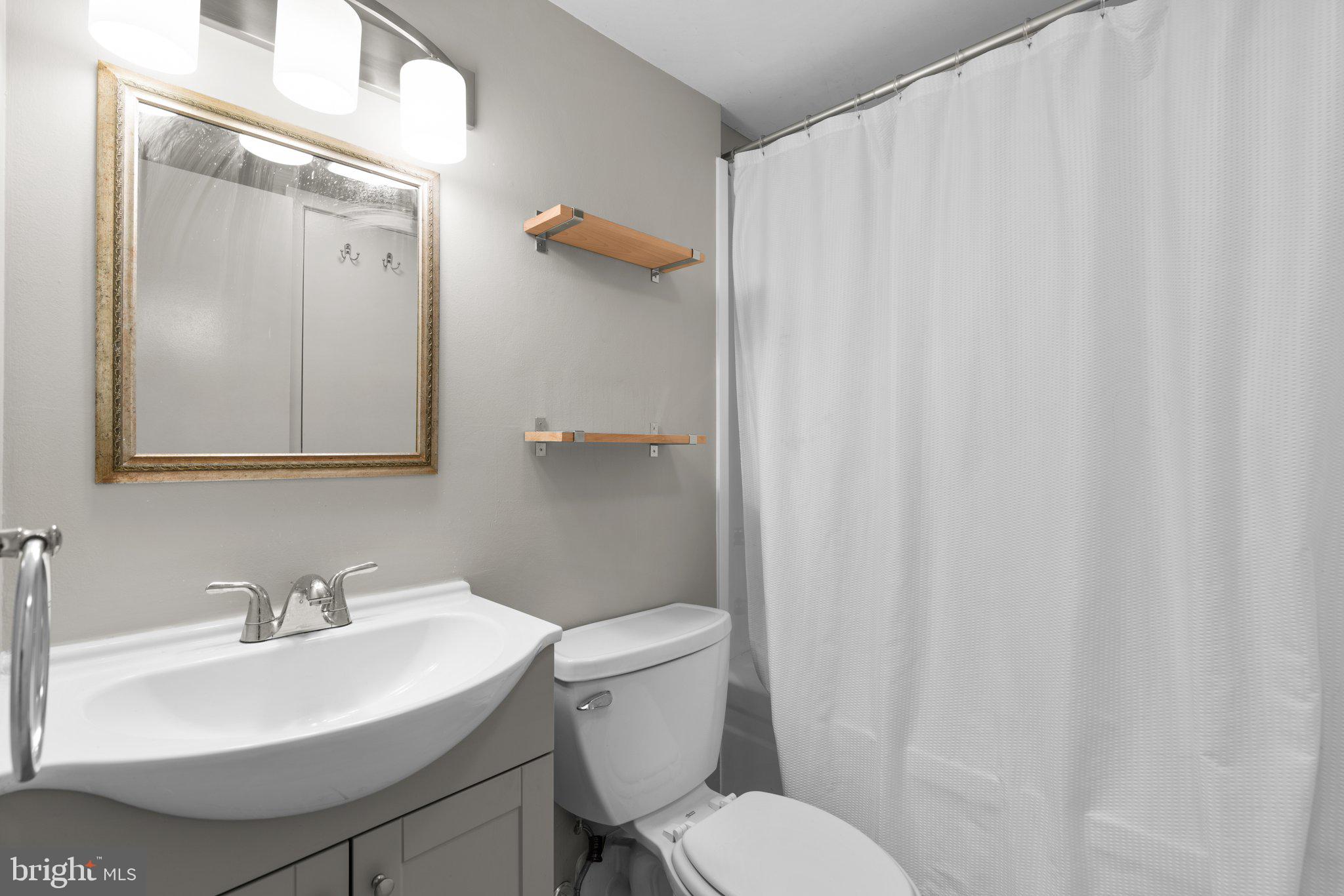 WOODSIDE SQUARE - Residential