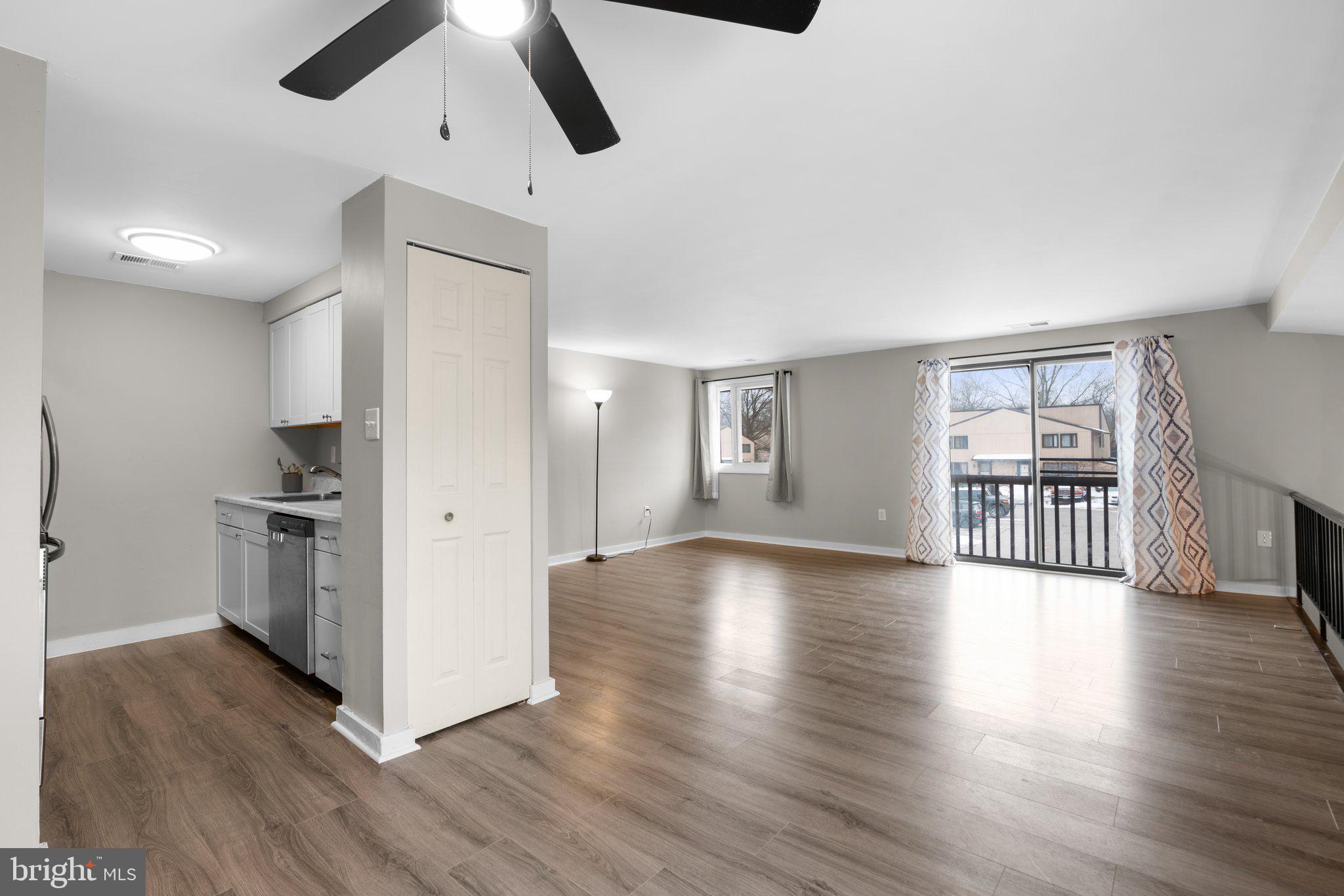 WOODSIDE SQUARE - Residential