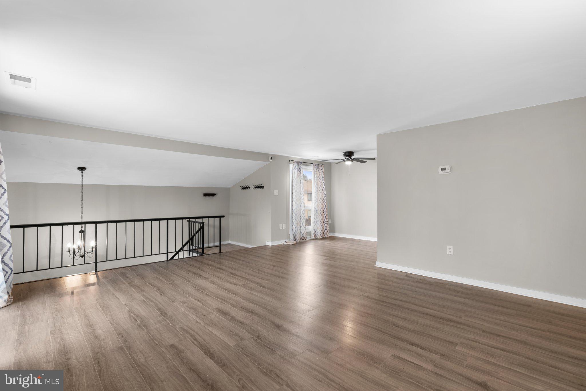 WOODSIDE SQUARE - Residential