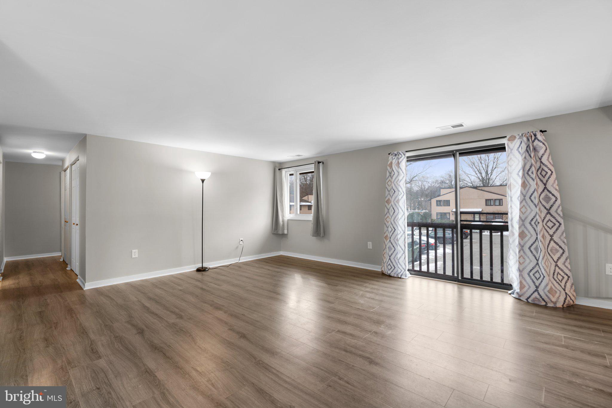 WOODSIDE SQUARE - Residential