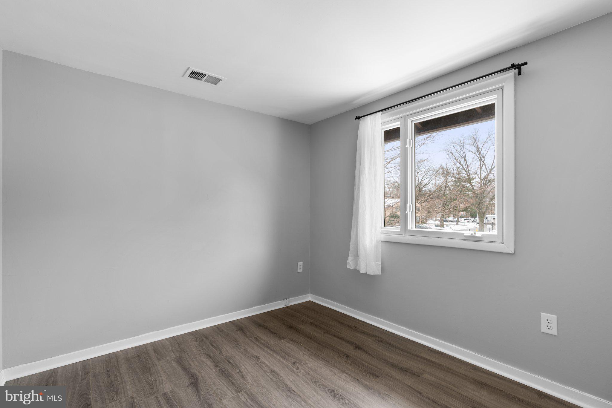 WOODSIDE SQUARE - Residential