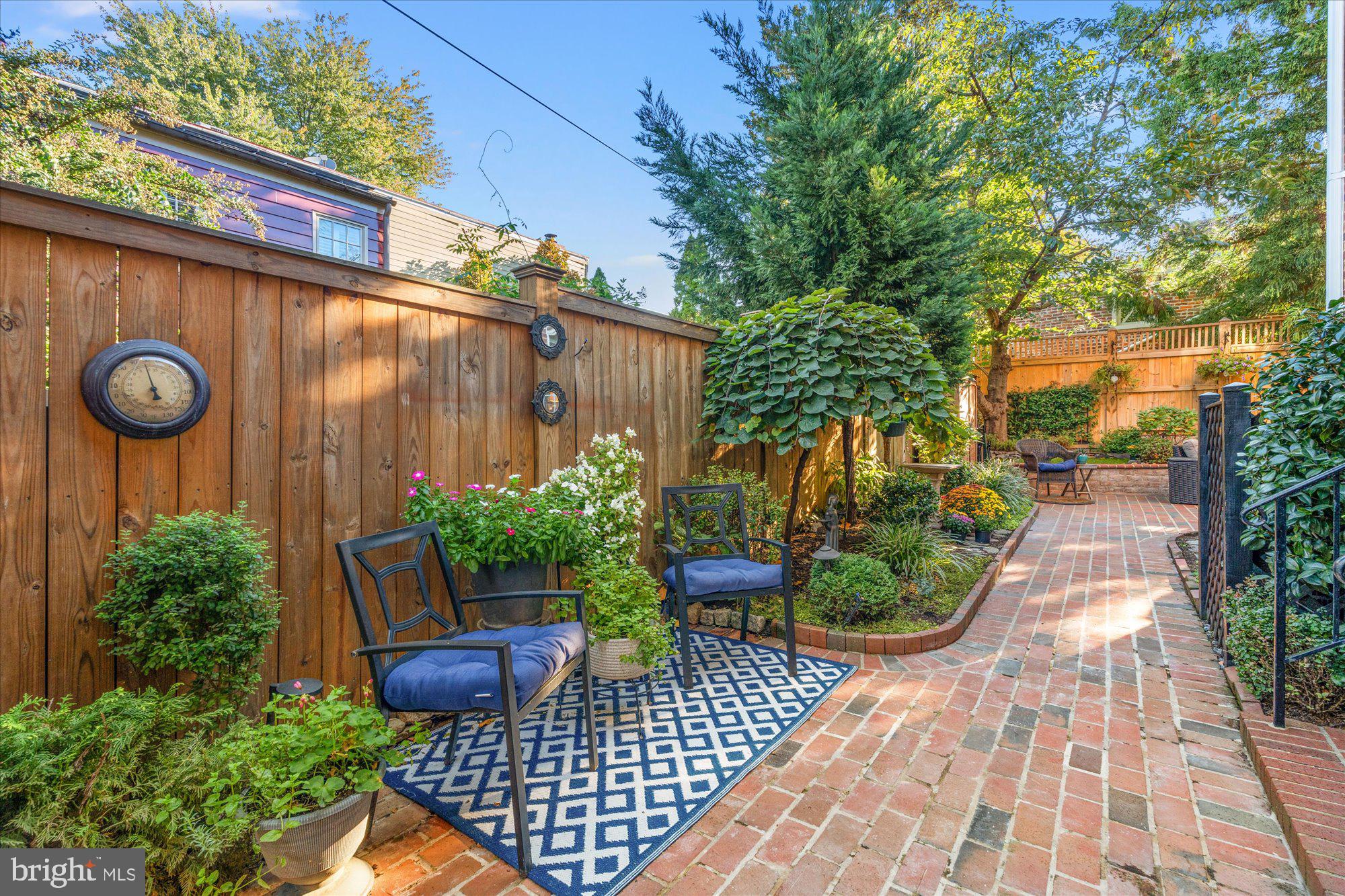 OLD TOWN ALEXANDRIA - Residential