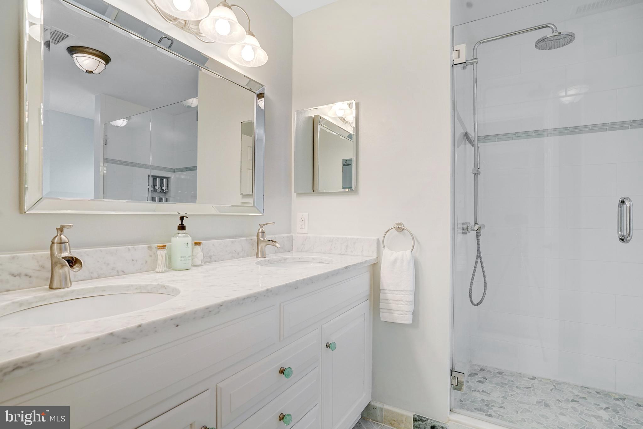 OLD TOWN ALEXANDRIA - Residential