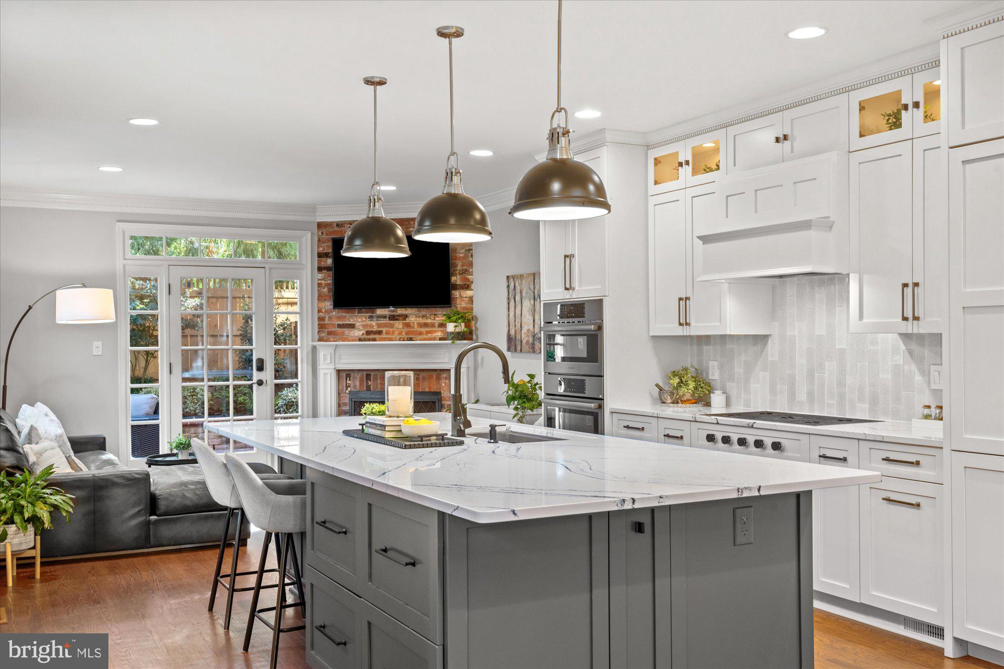 OLD TOWN ALEXANDRIA - Residential