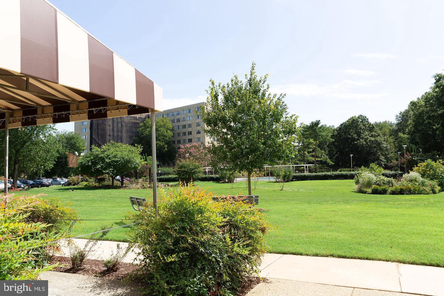 RIVER TOWERS - Residential
