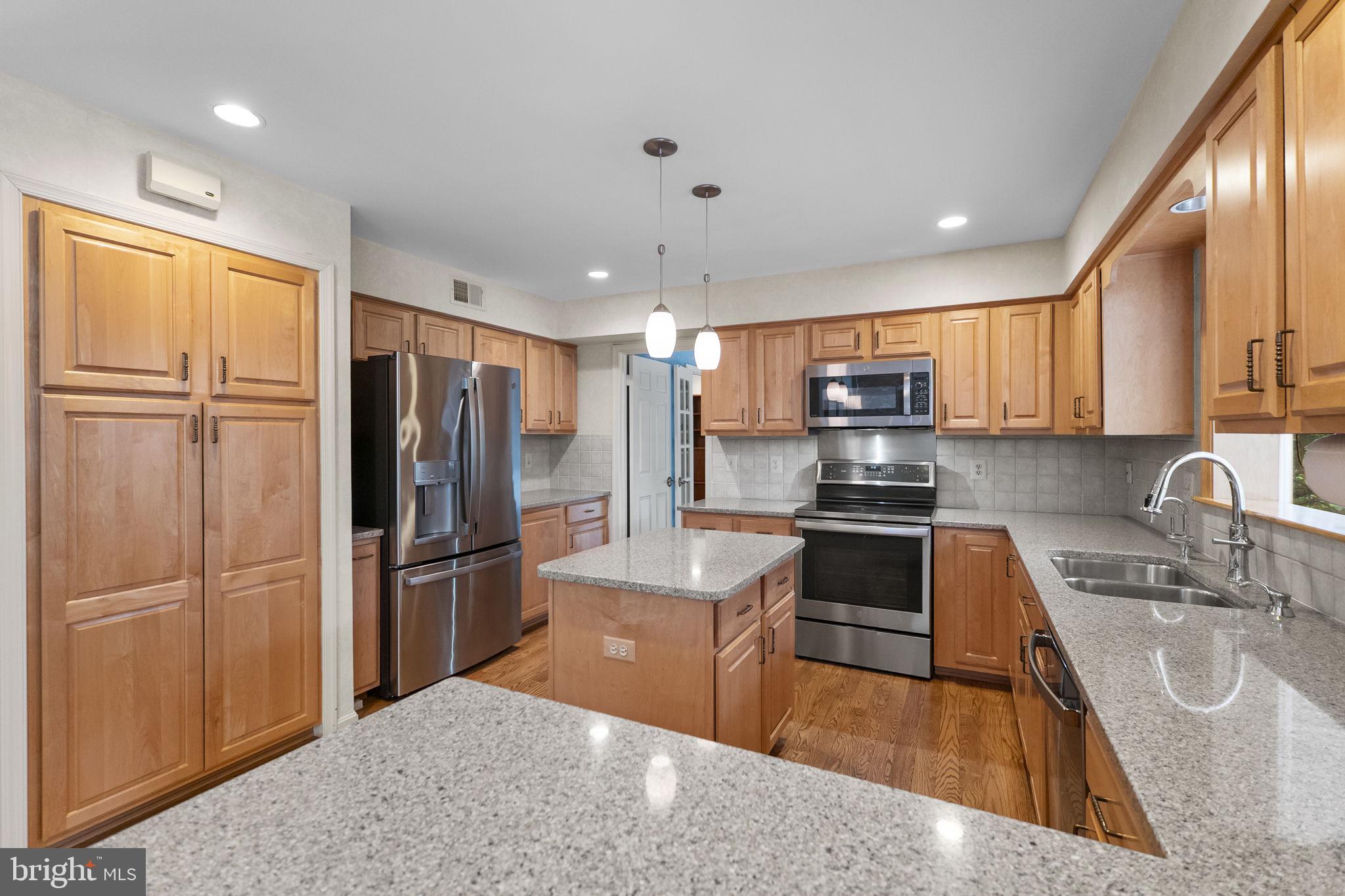 WATERS LANDING - Residential