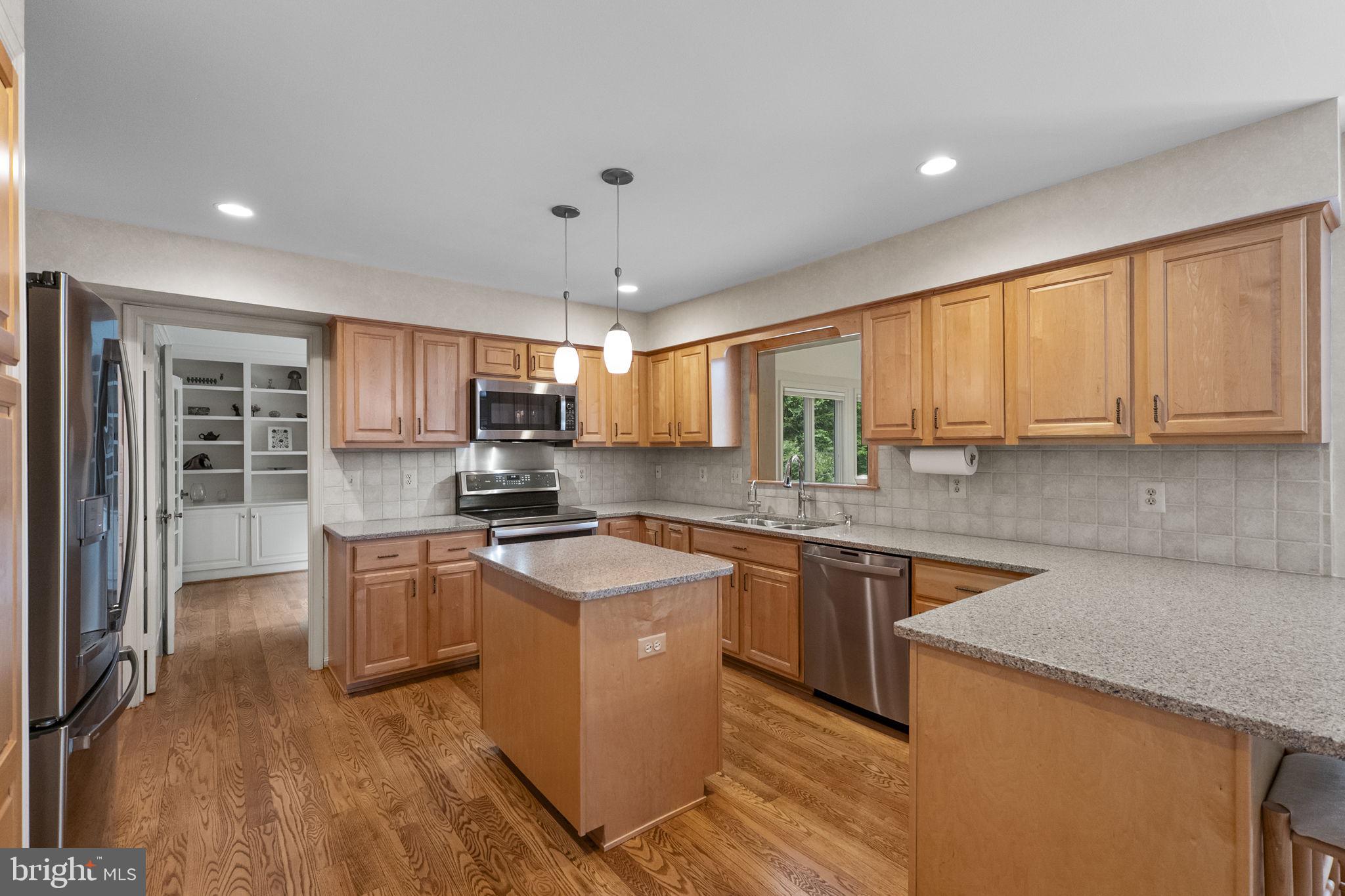 WATERS LANDING - Residential