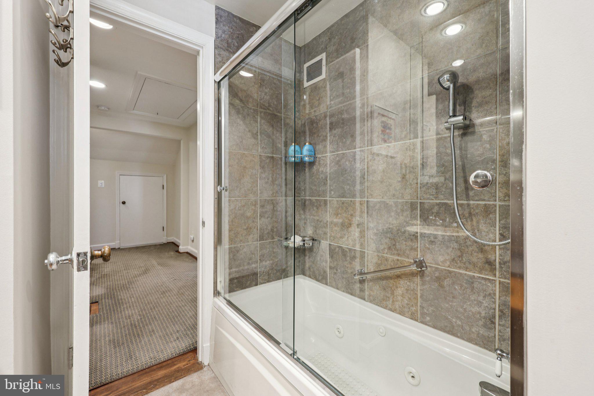 KENWOOD PARK - Residential