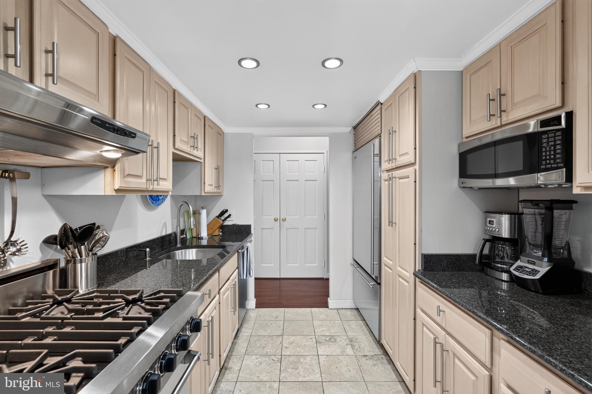 WASHINGTON SQ WEST - Residential