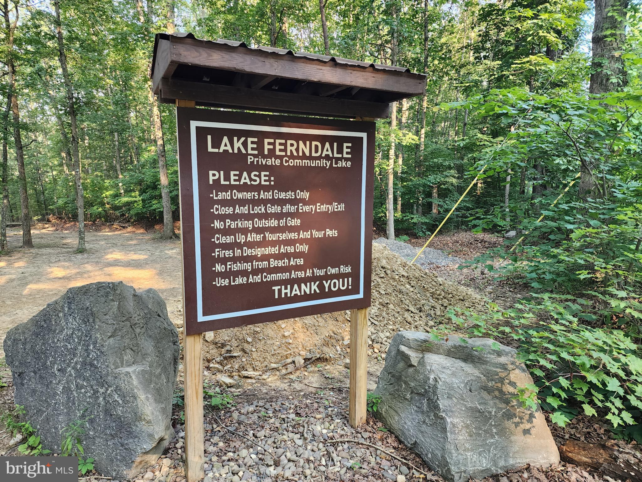 LAKE FERNDALE - Residential