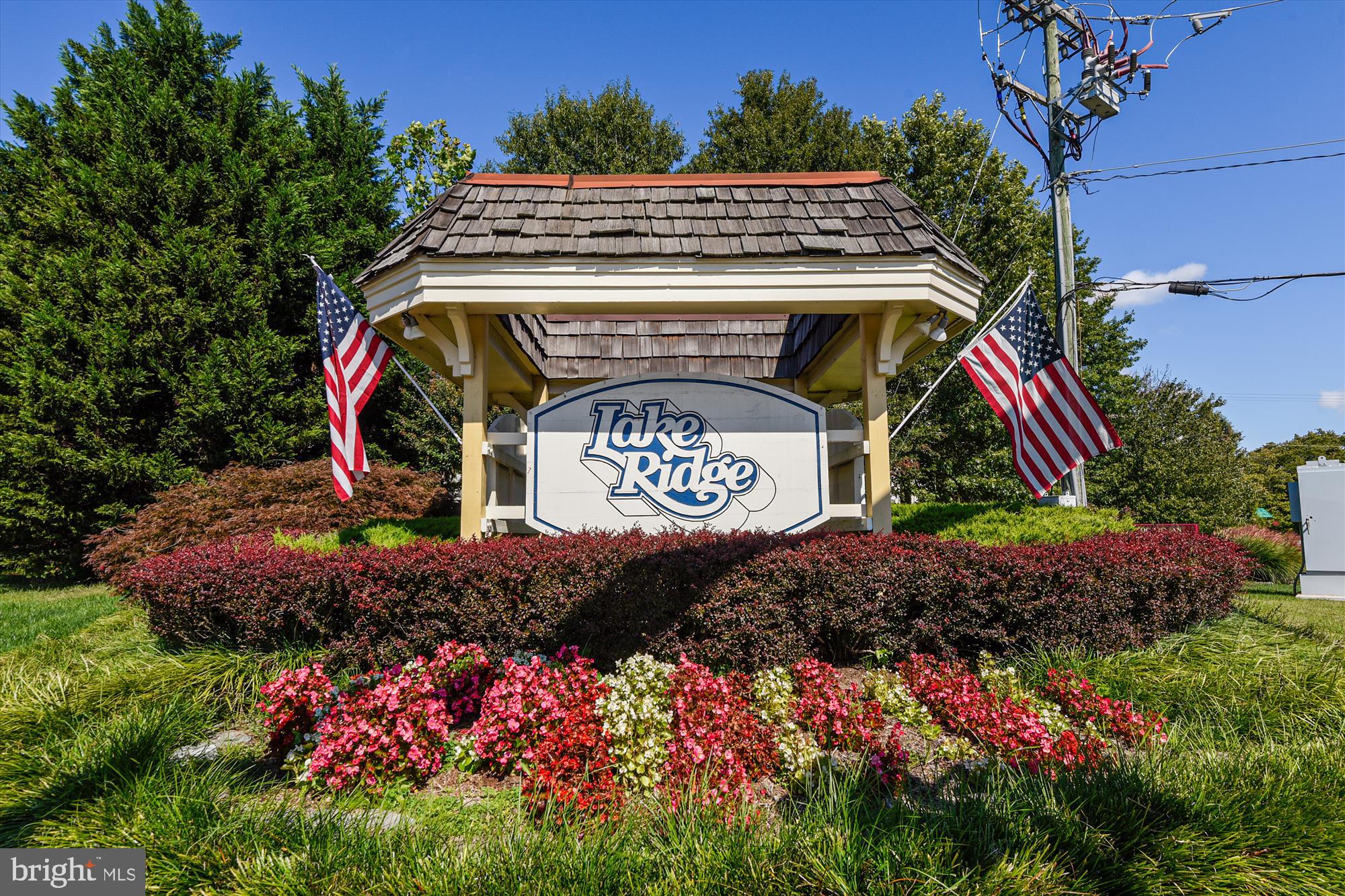 LAKE RIDGE - Residential