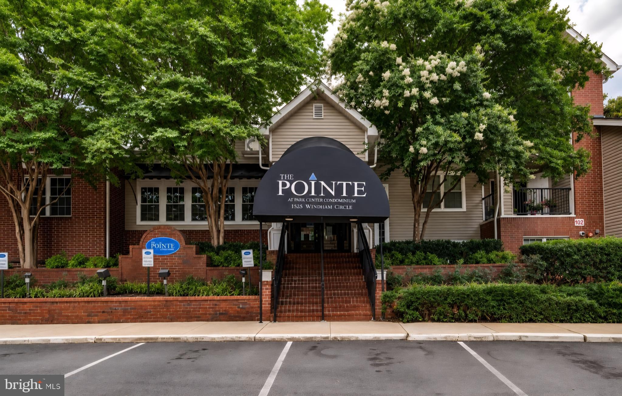 POINTE AT PARK CENTER - Residential