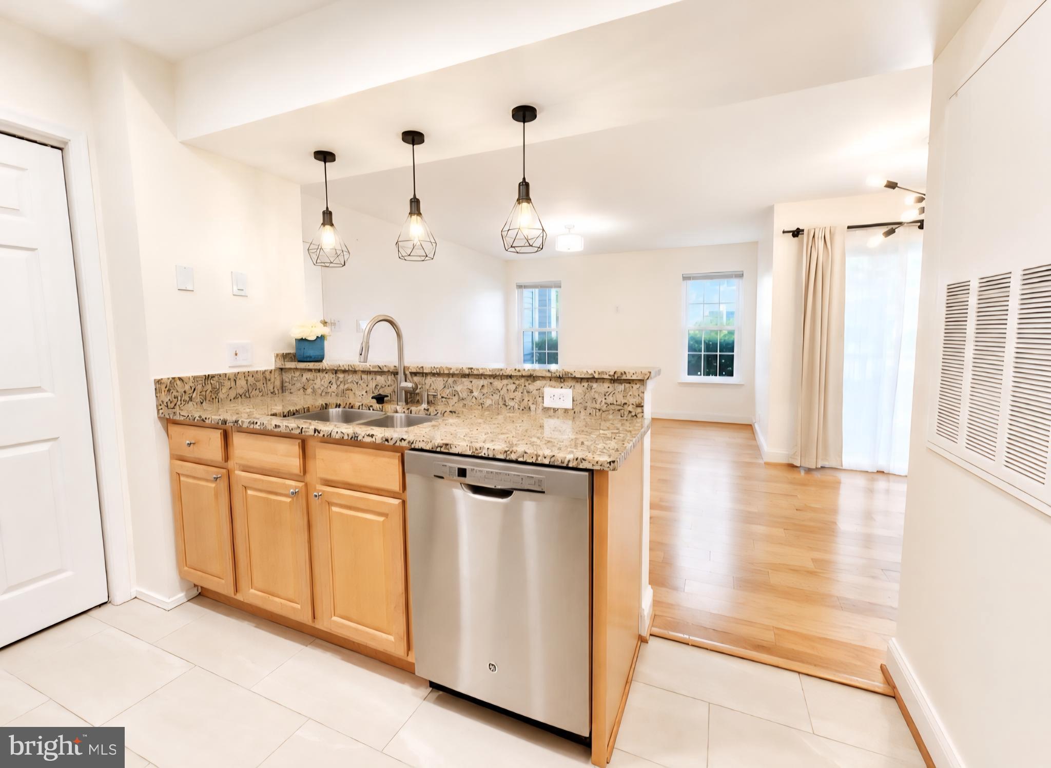 POINTE AT PARK CENTER - Residential