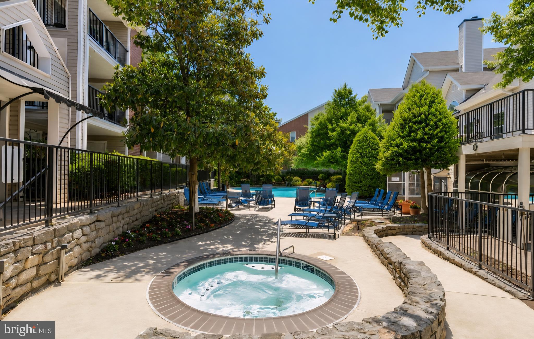 POINTE AT PARK CENTER - Residential