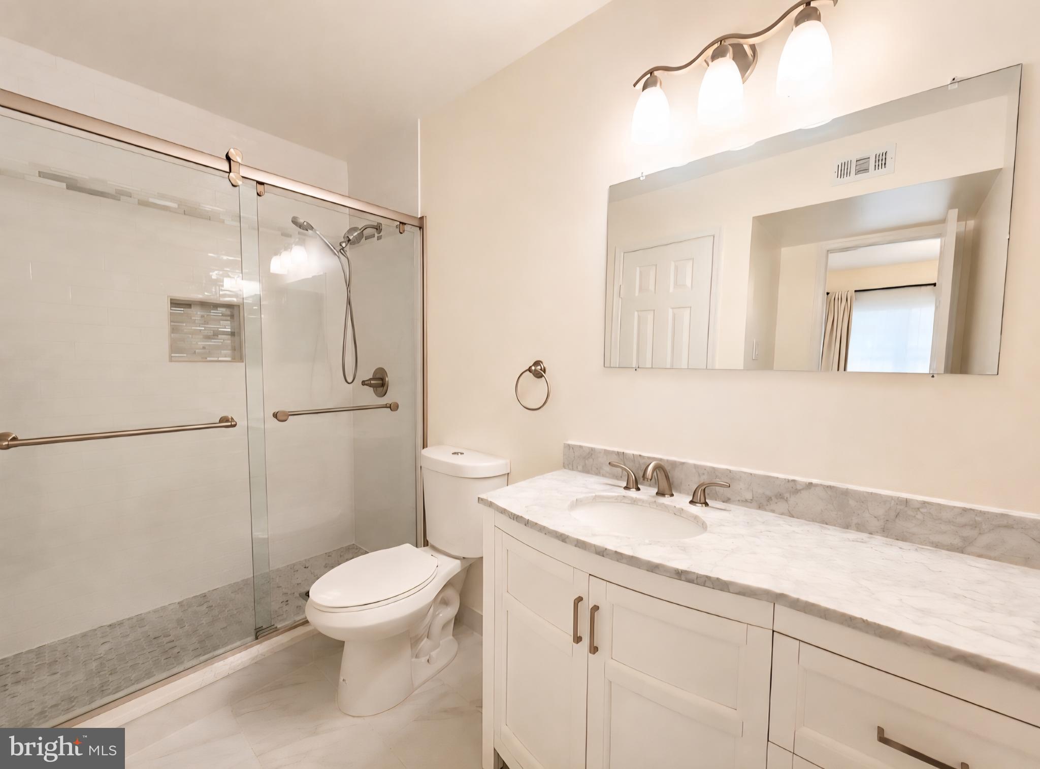 POINTE AT PARK CENTER - Residential