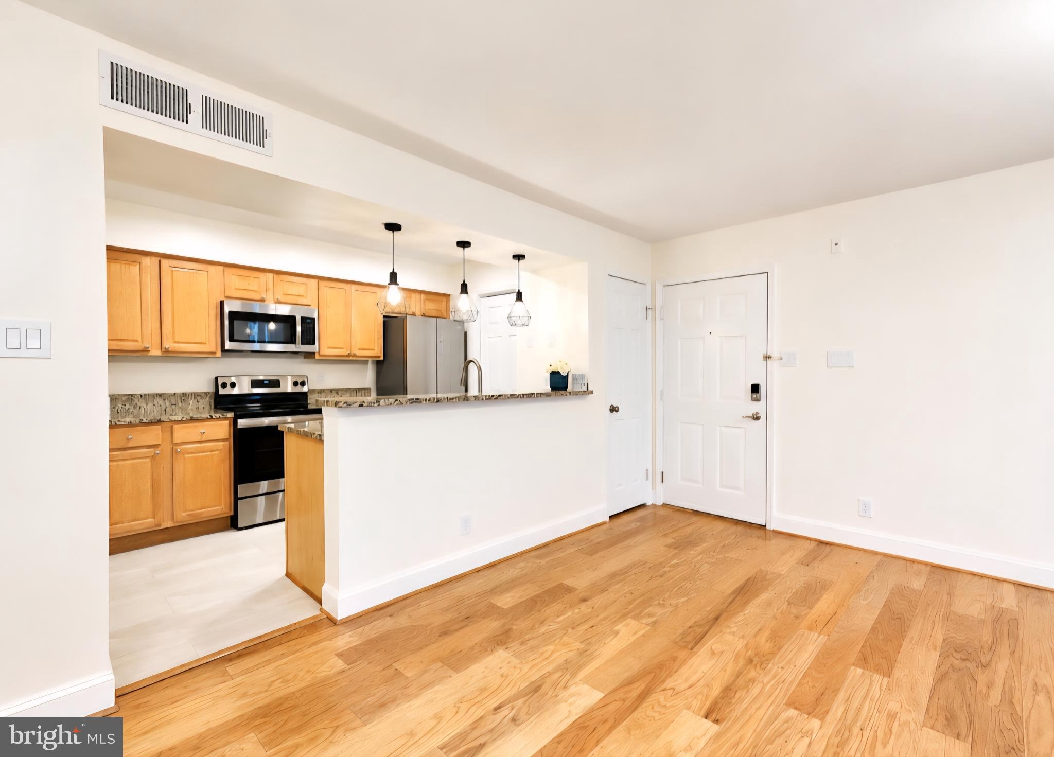 POINTE AT PARK CENTER - Residential