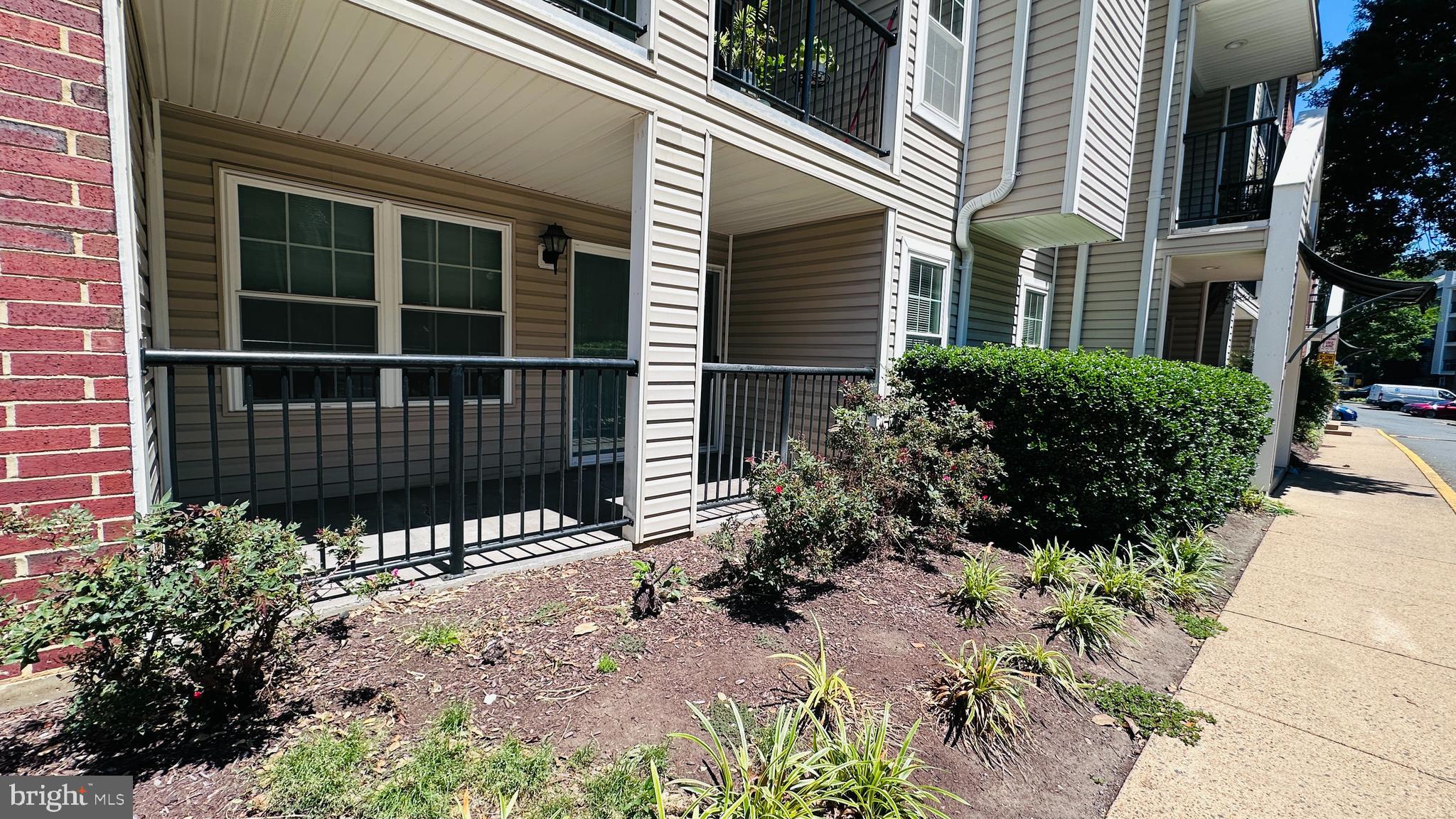 POINTE AT PARK CENTER - Residential