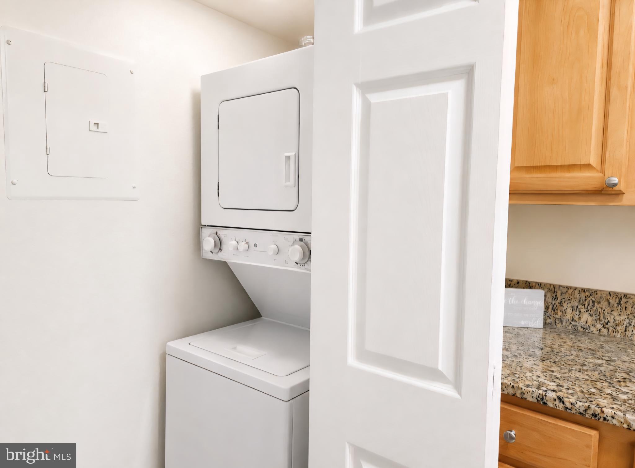 POINTE AT PARK CENTER - Residential