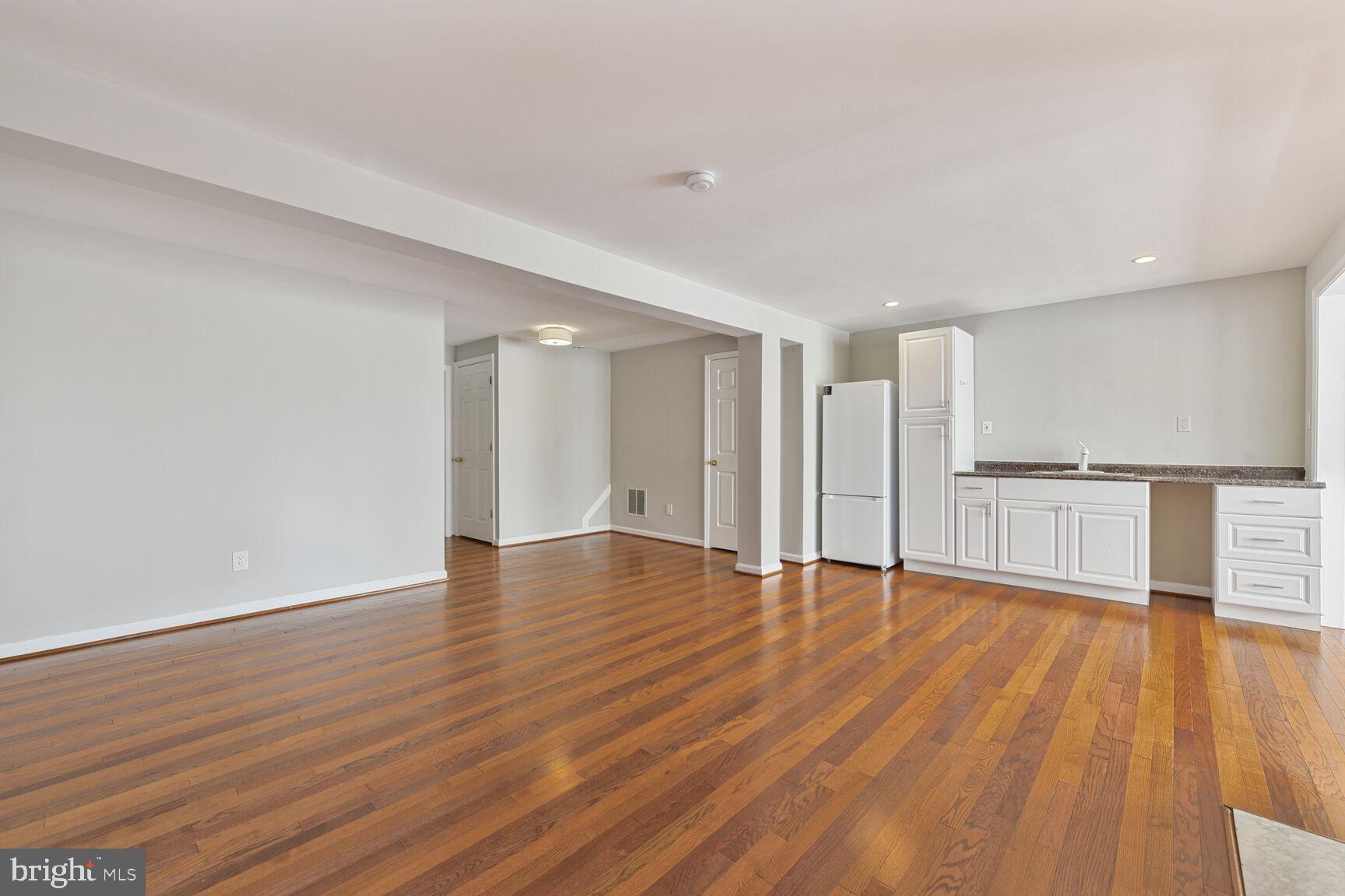COMPTON VILLAGE - Residential Lease