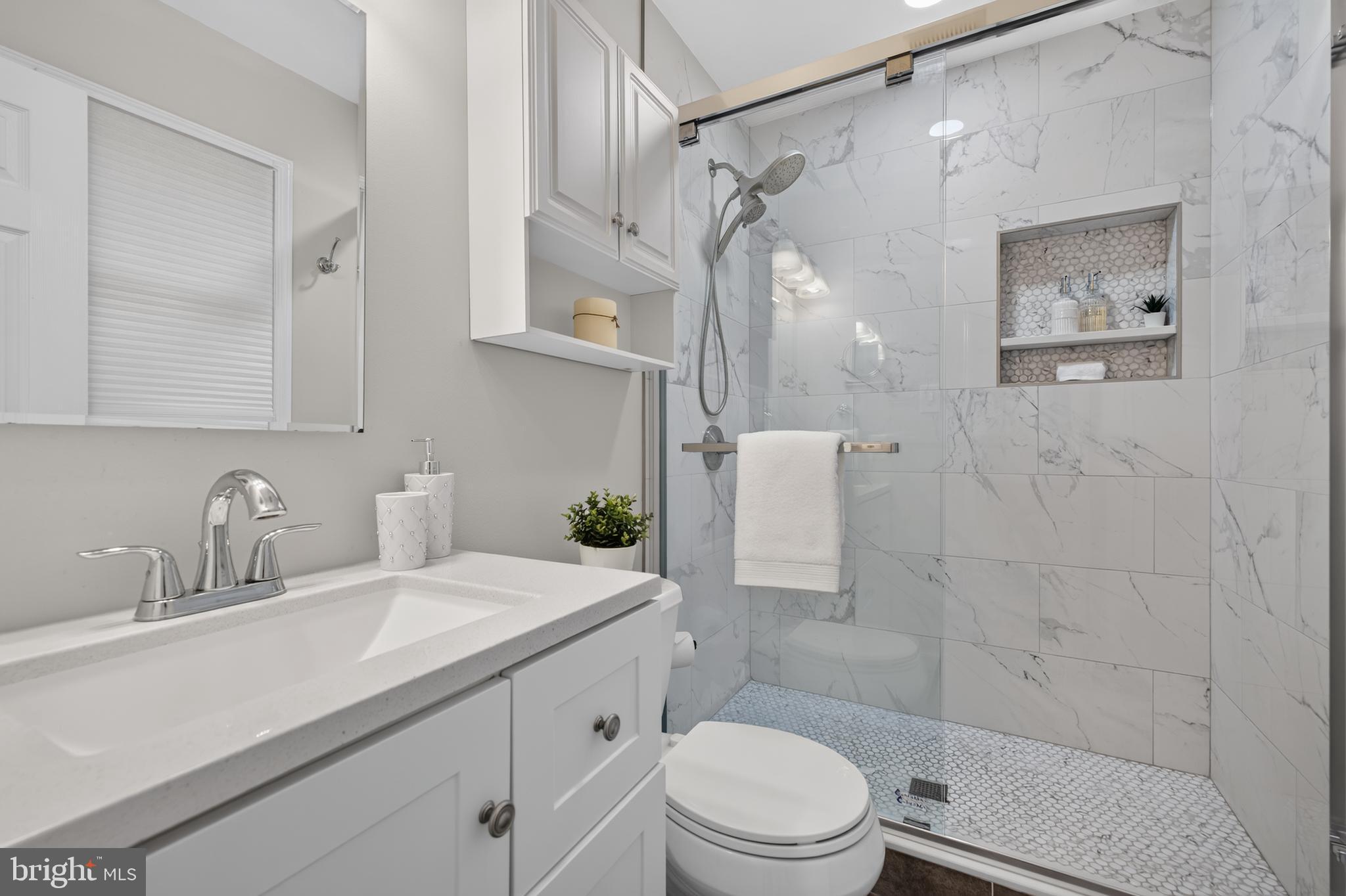 GLENORA HILLS - Residential