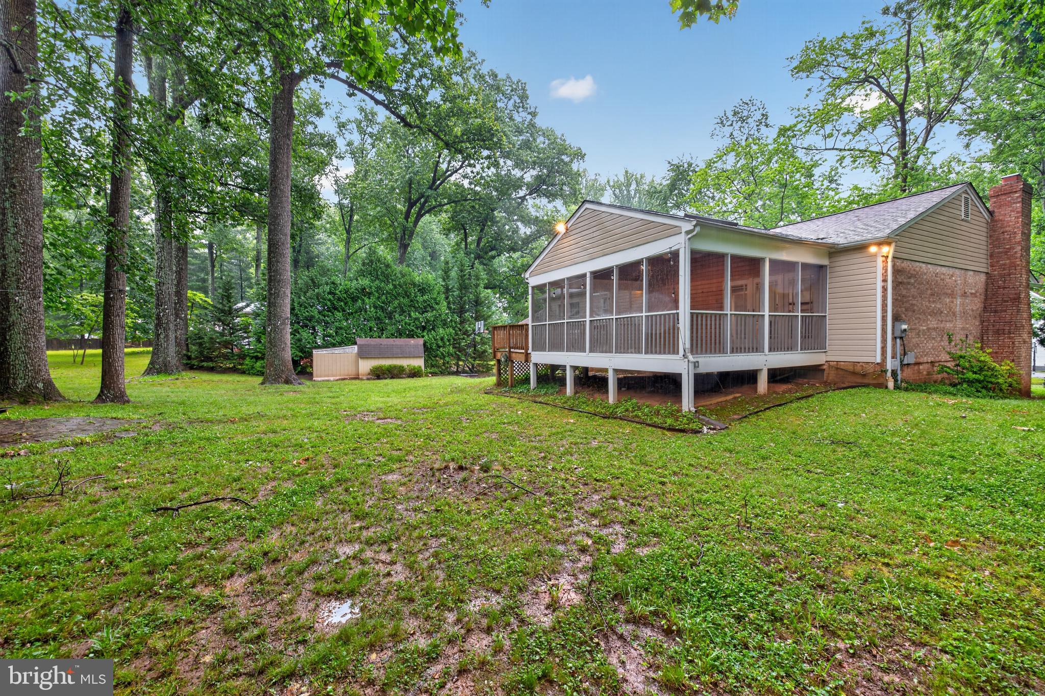 GLENORA HILLS - Residential