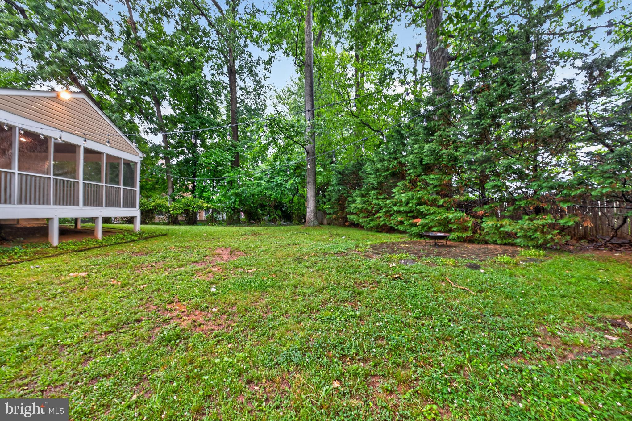 GLENORA HILLS - Residential