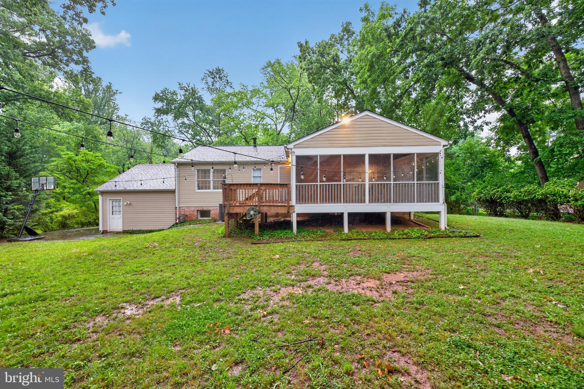 GLENORA HILLS - Residential