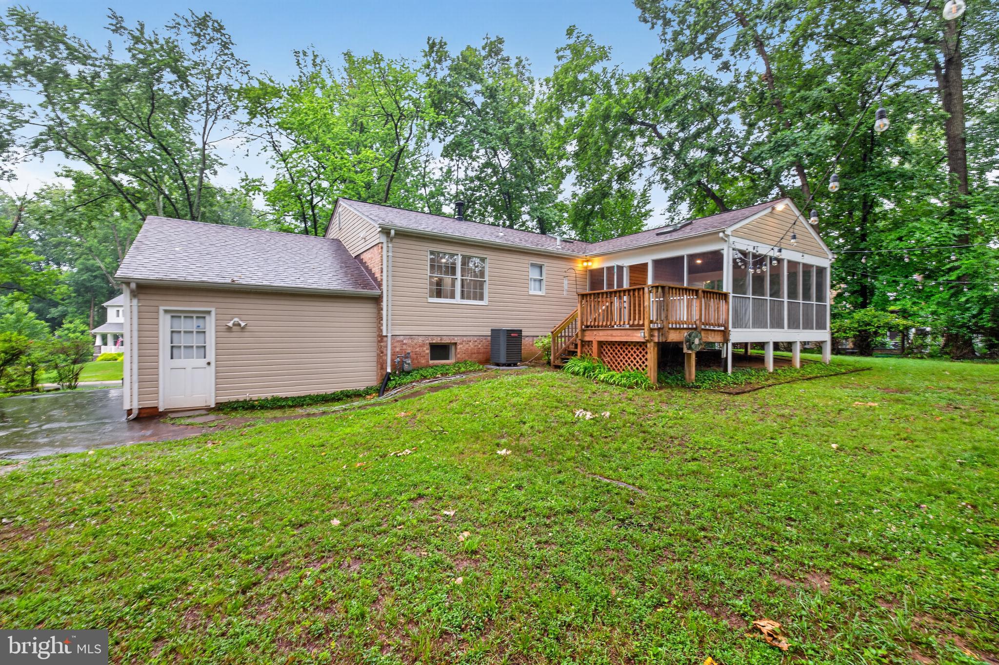 GLENORA HILLS - Residential