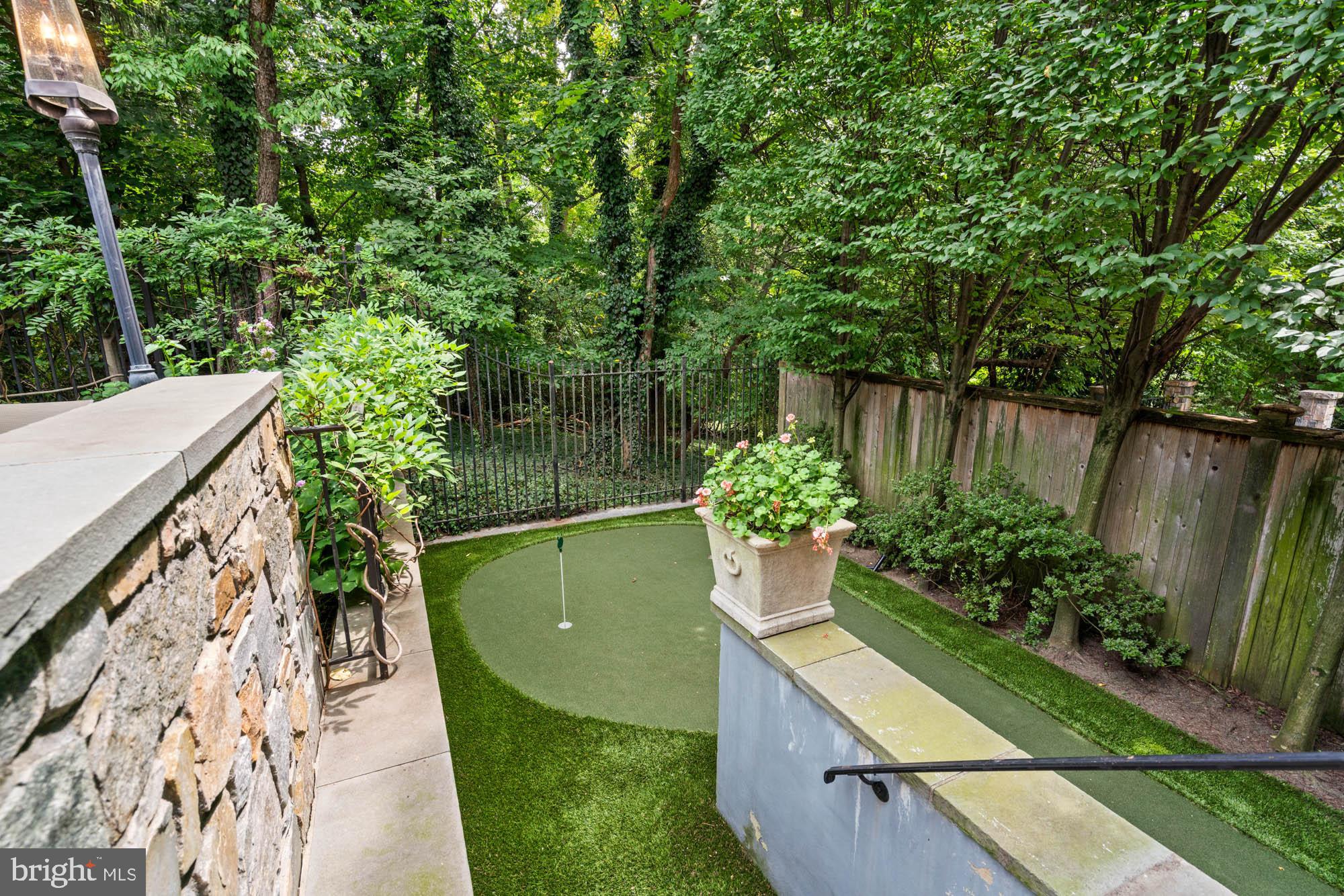 BERKLEY - Residential