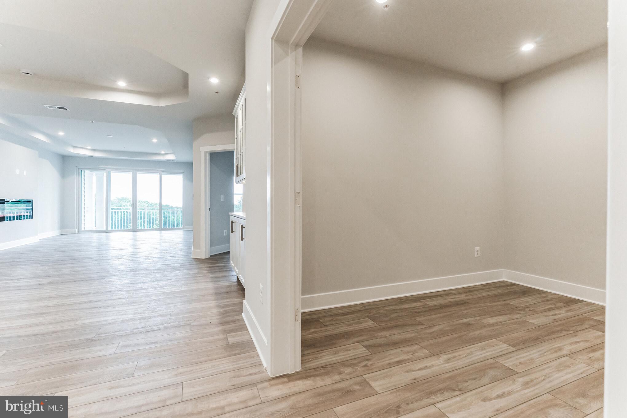 FOUR SEASONS AT KENT ISLAND - Residential