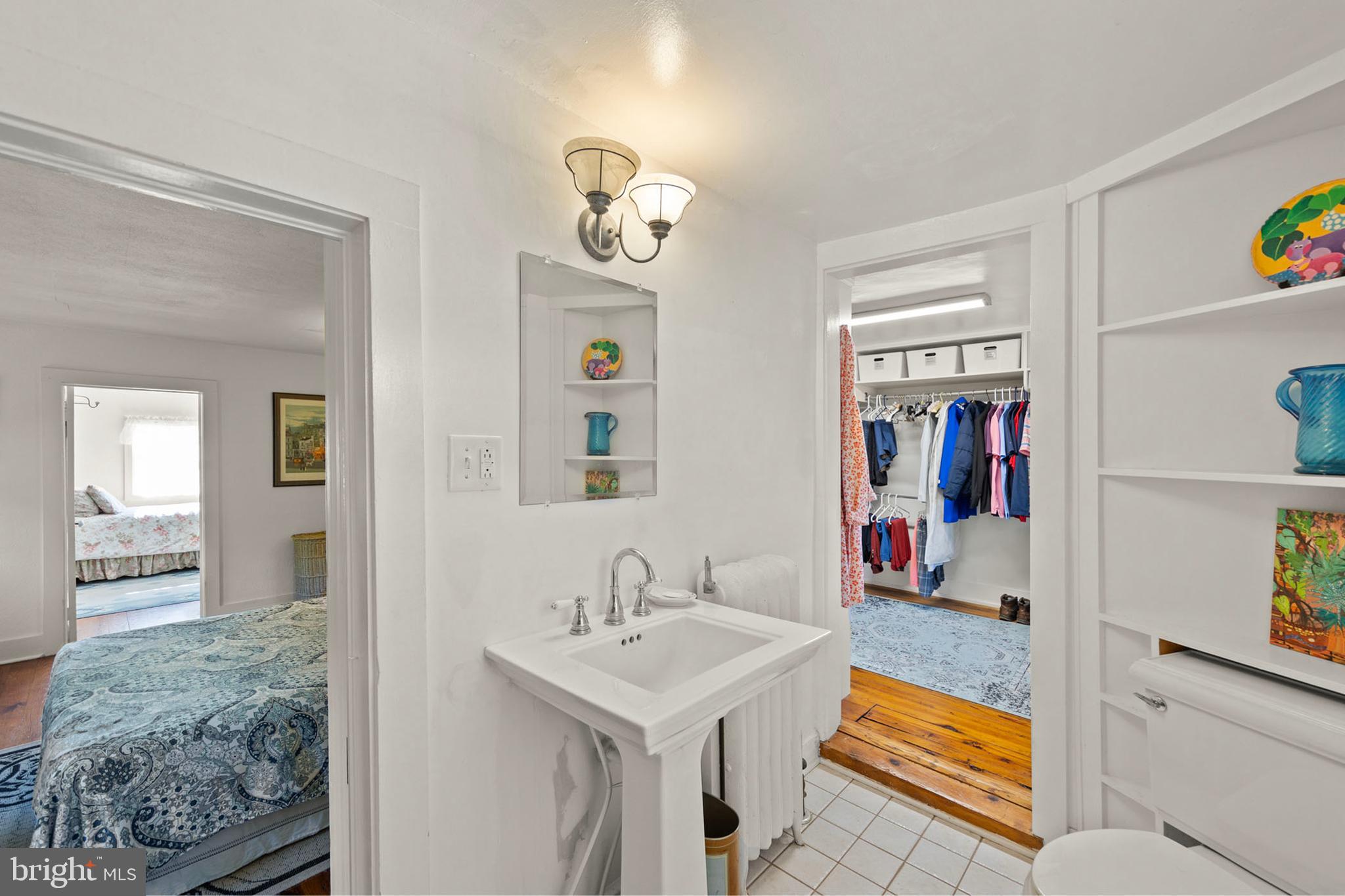 BROWNTOWN ROAD - Residential