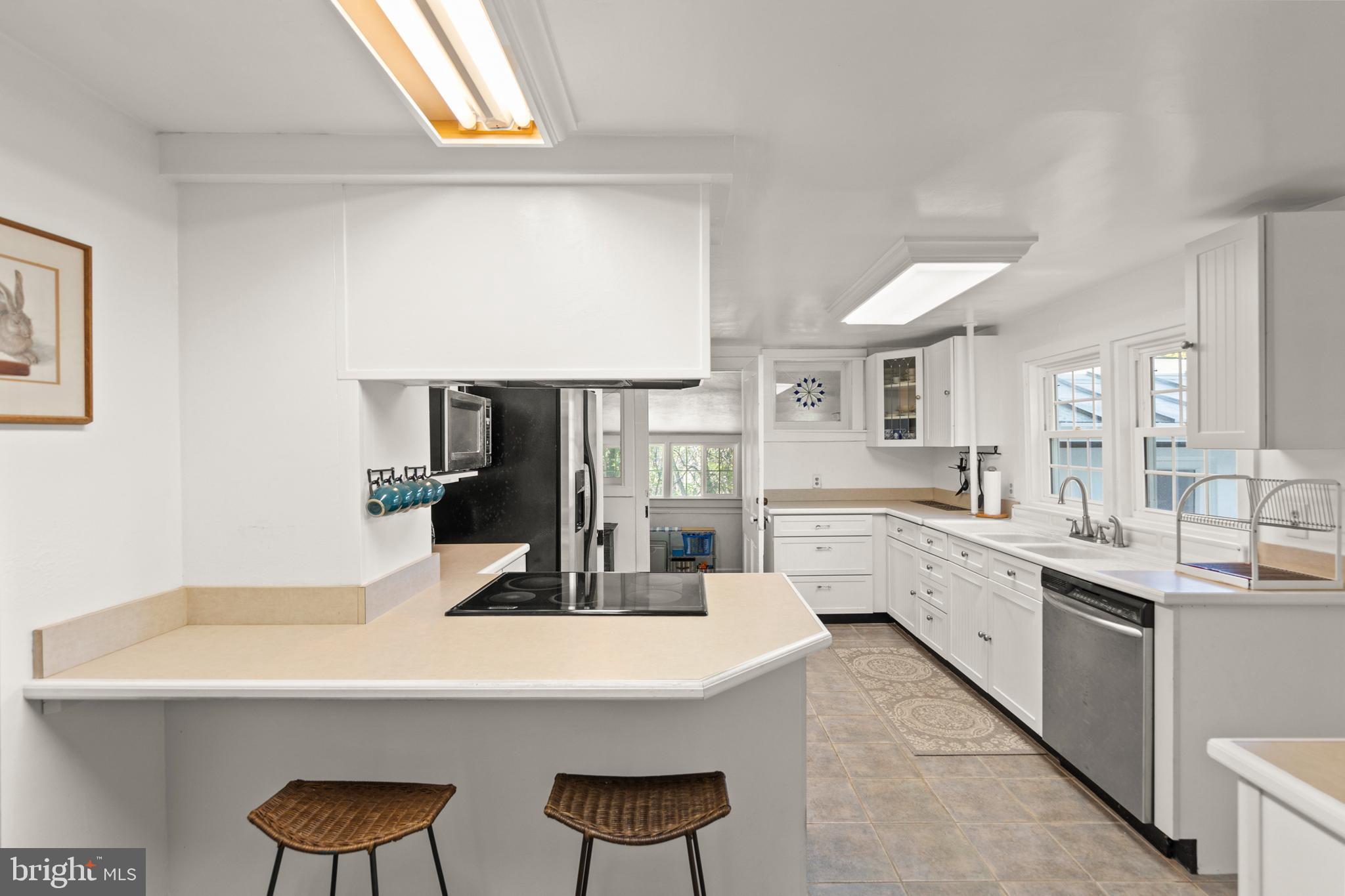 BROWNTOWN ROAD - Residential