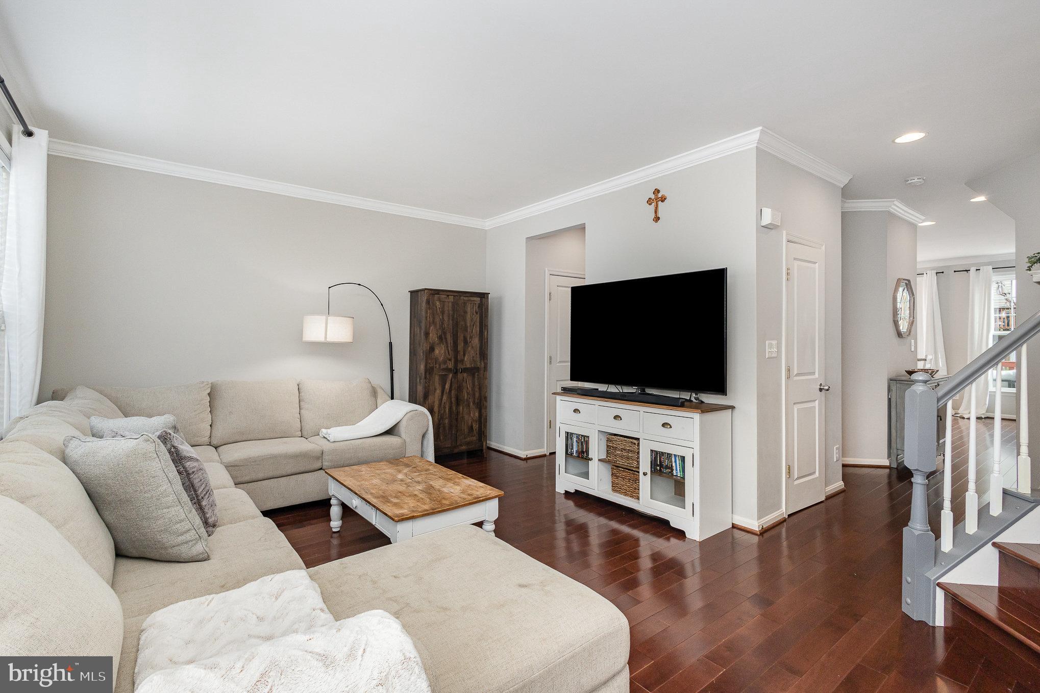 SIGNATURE AT BROADLANDS - Residential