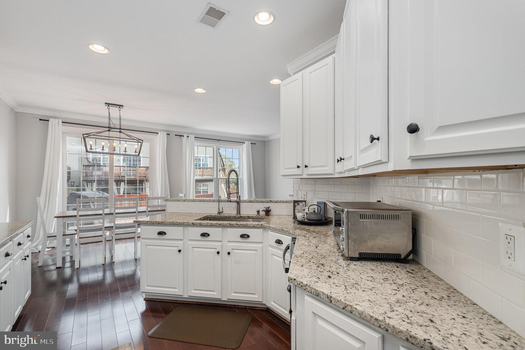 SIGNATURE AT BROADLANDS - Residential